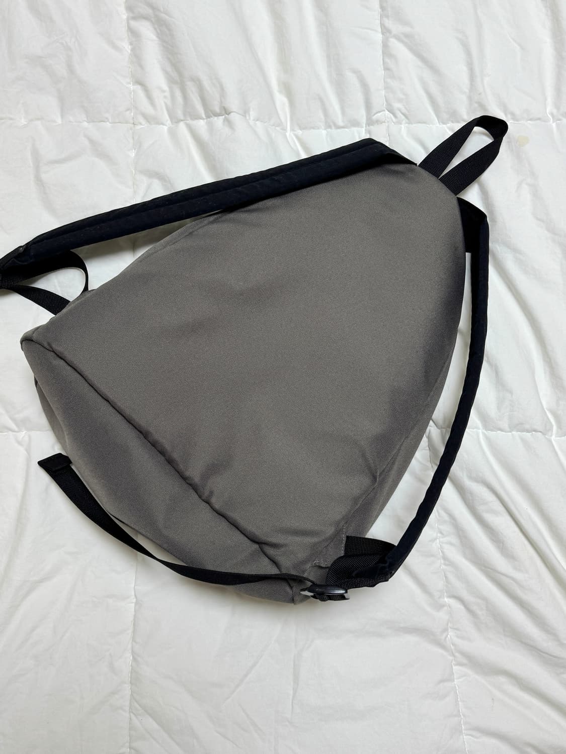 1011갤러리 엠브로이더리 데이팩 카키 상품이미지2