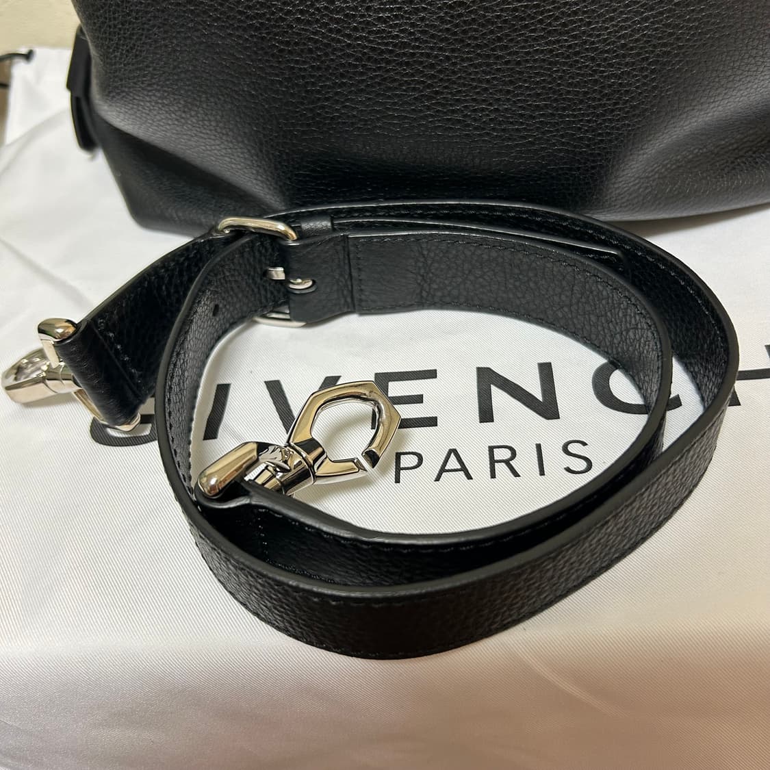 지방시 나이팅게일 스몰 토트백+스트랩 상품이미지9