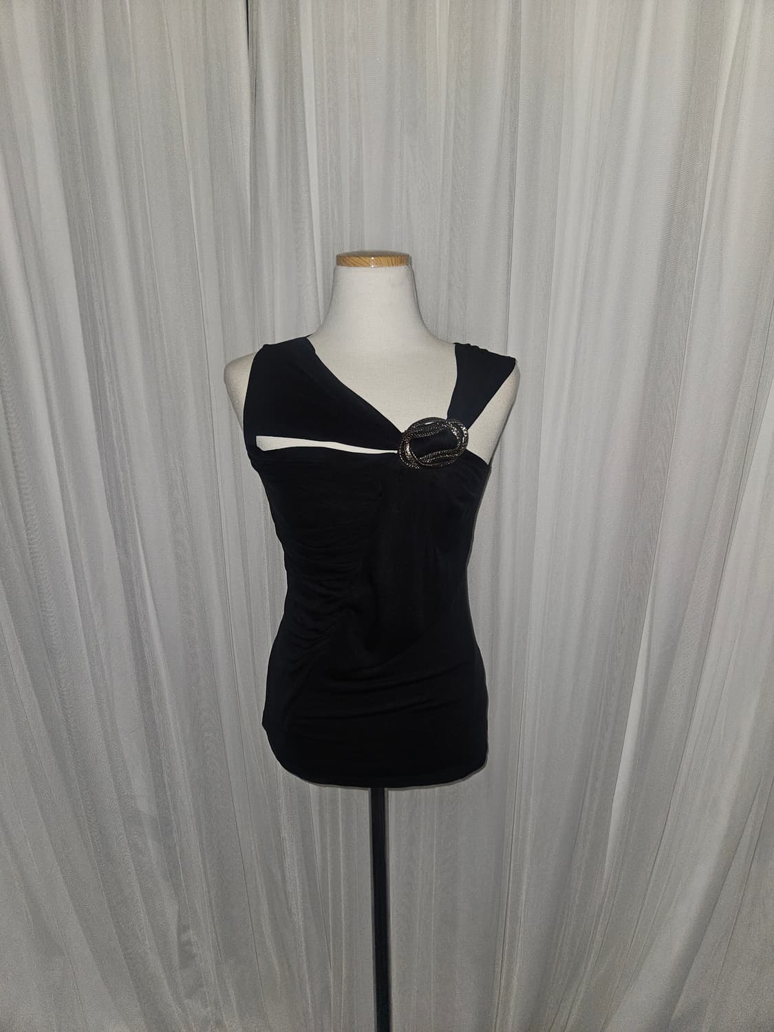 MICHAA 오네갸루🖤 고딕 블랙 시스루 브로치 슬리브리스 탑 상품이미지2