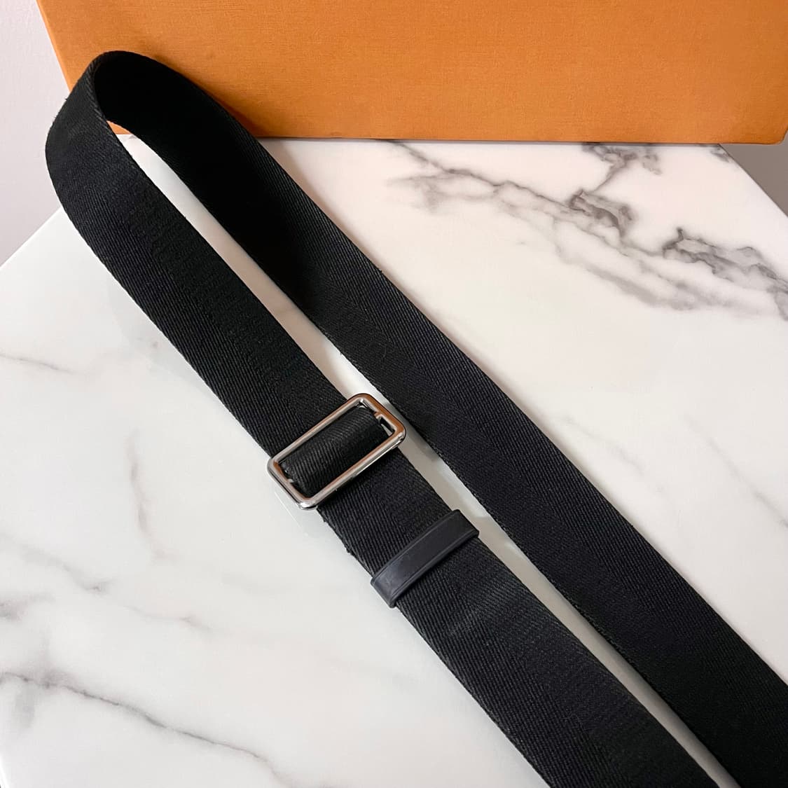 [A급/정품] 루이비통 디스트릭트 pm 메신저 크로스백 가방 상품이미지10