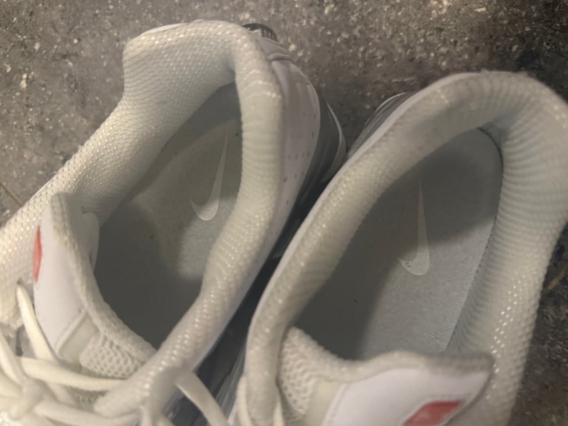 (상태 좋음 285 ) 나이키 샥스 R4 화이트 브라이트 크림슨 상품이미지2