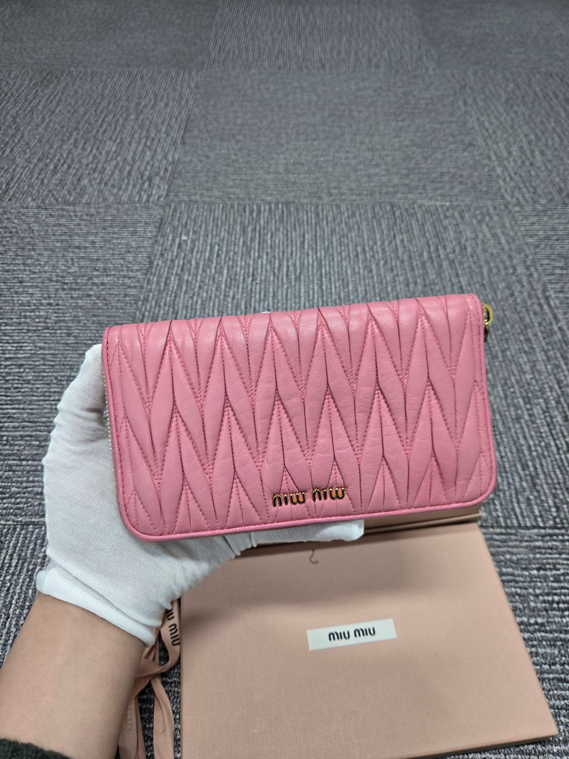 [특가][정품] 미우미우 마테라쎄 장지갑 상품이미지1