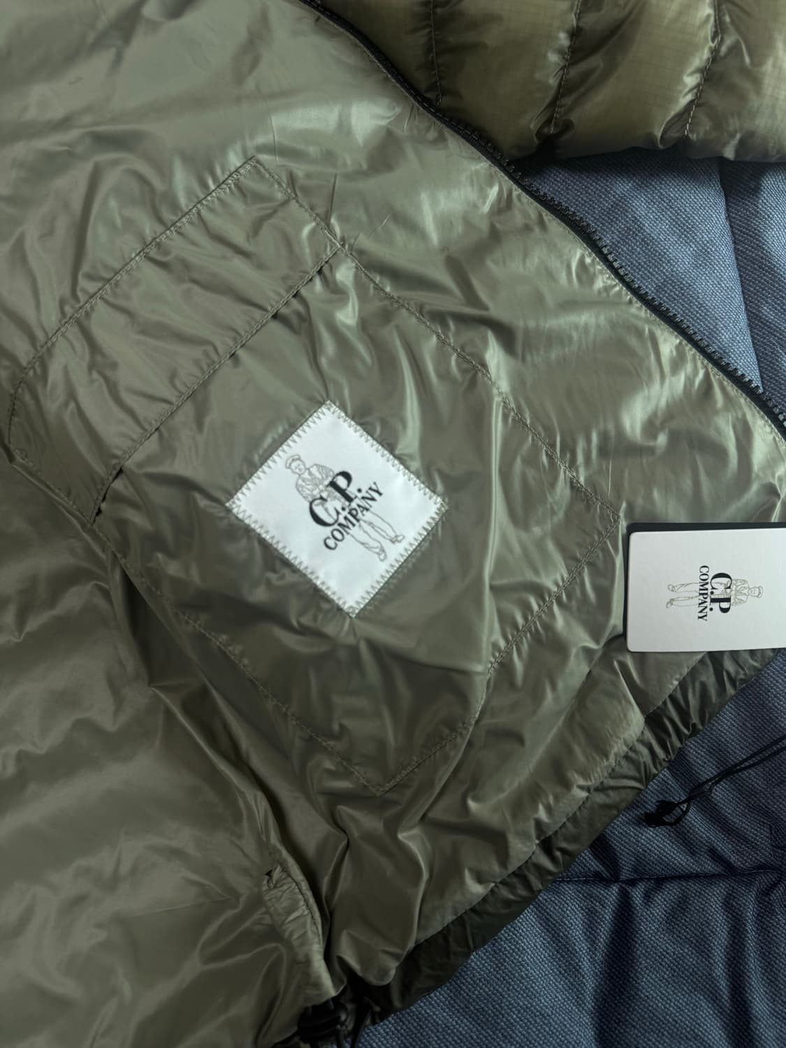 급처) CP컴퍼니 D.D 쉘 고글 다운 자켓  25FW 상품이미지4