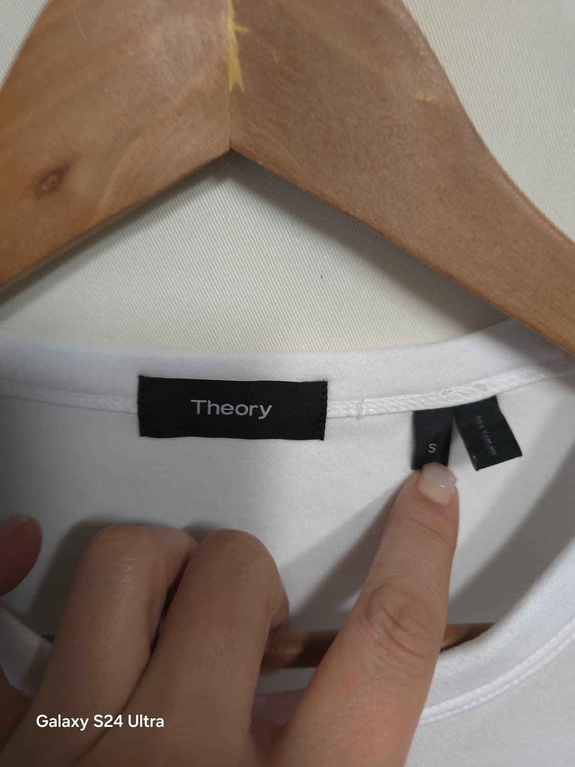 Theory  화이트 반팔티 S ✨️정품✨️ 상품이미지4