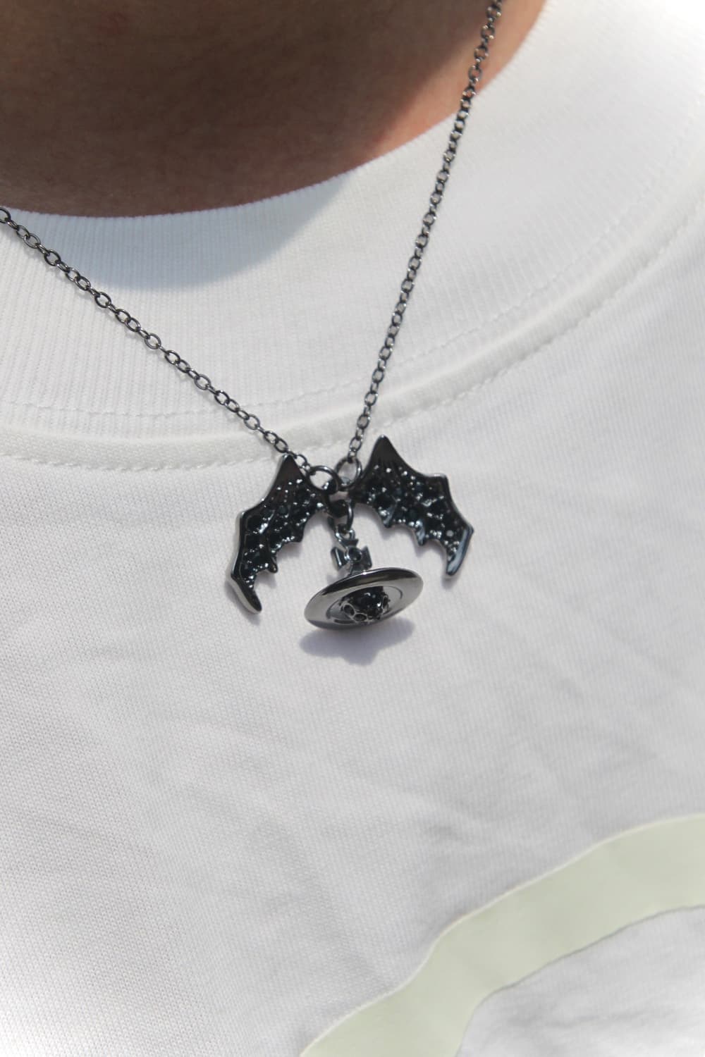 비비안웨스트우드 박쥐 목걸이 상품이미지1