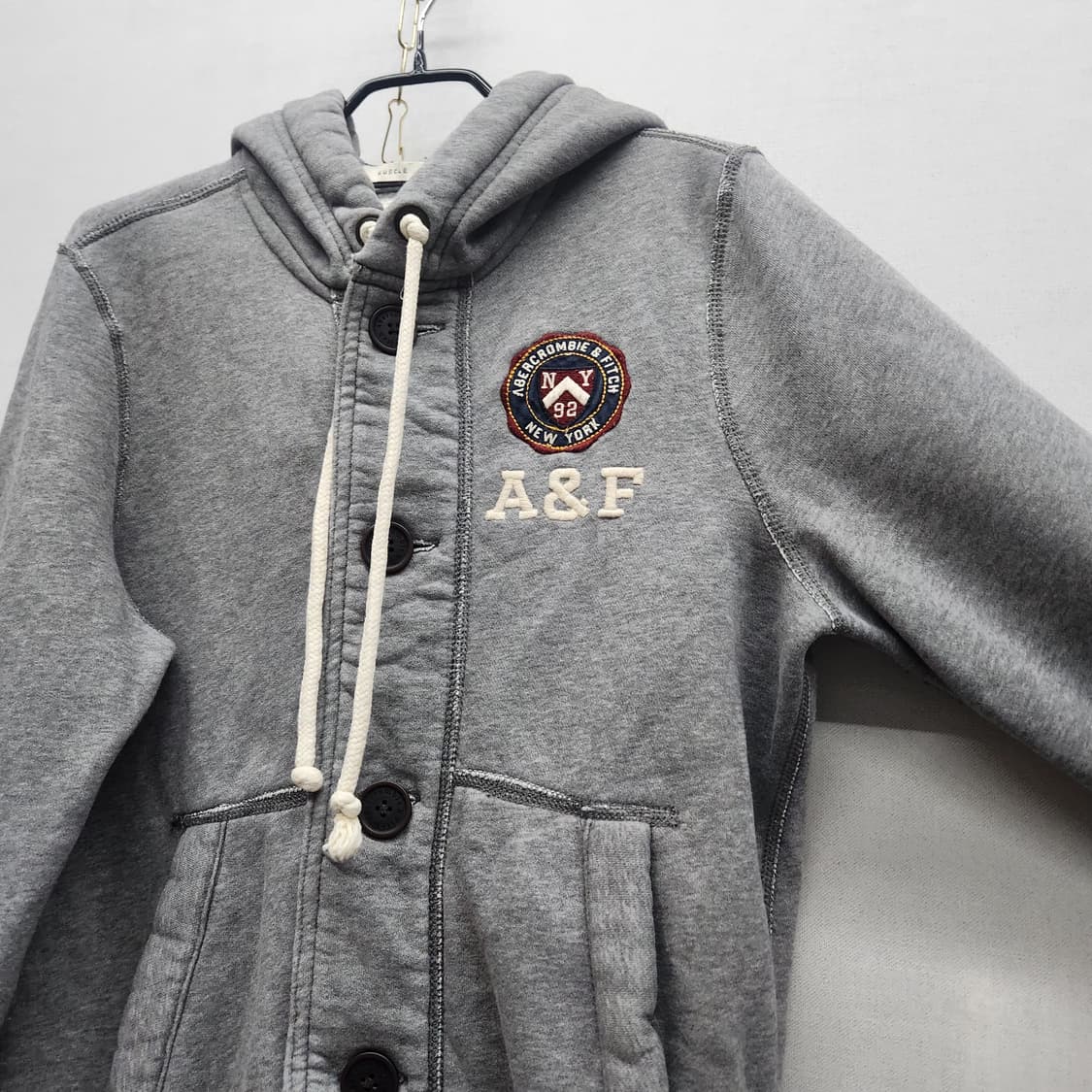 아베크롬비 로고 Y2K 버튼 후드집업 S(M) 상품이미지3