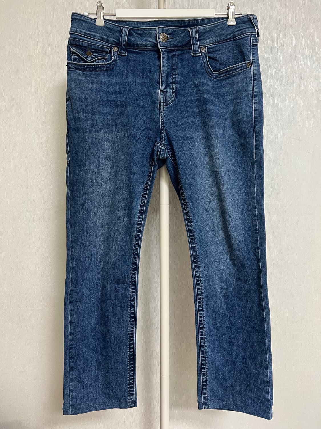 True Religion 트루릴리전 시그니처 플랩 포켓 중청 데님 (36 상품이미지1