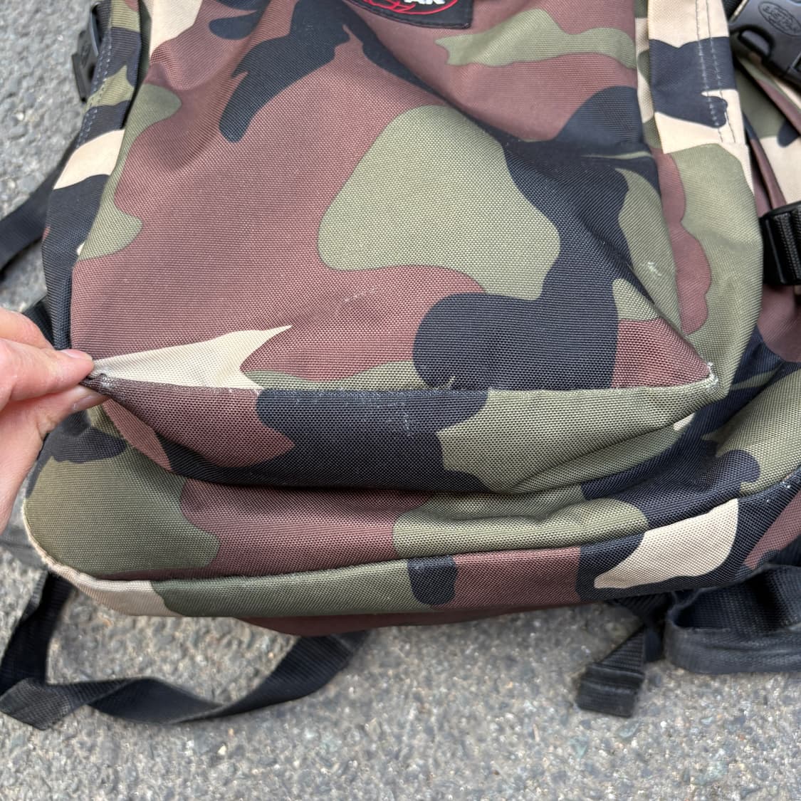 Eastpak 이스트팩 카모 백팩 가방 상품이미지3