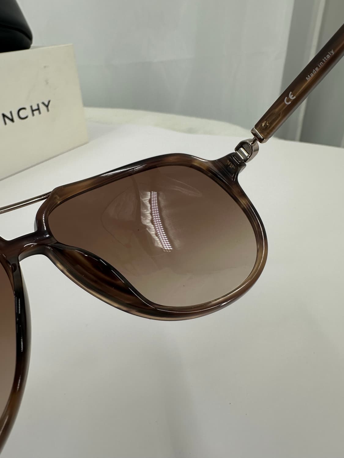 [새상품 무료배송] 정품 지방시 Made in Italy 선글라스 상품이미지5