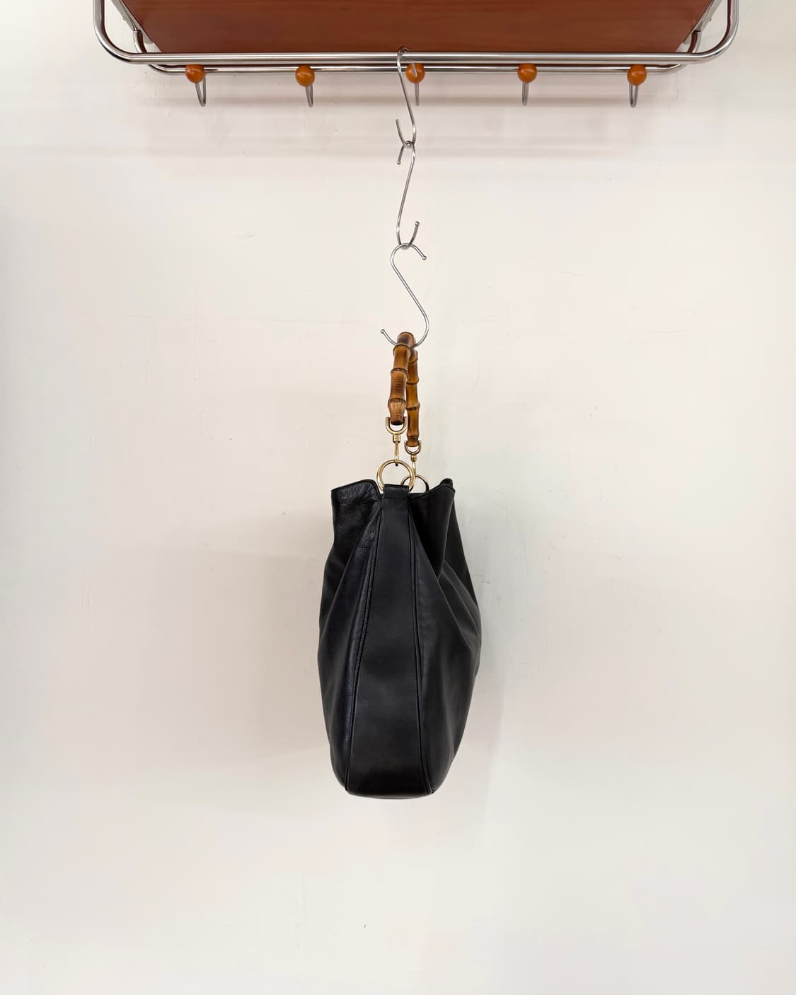 구찌 GG 블랙 레더 밤부 핸드백 상품이미지3