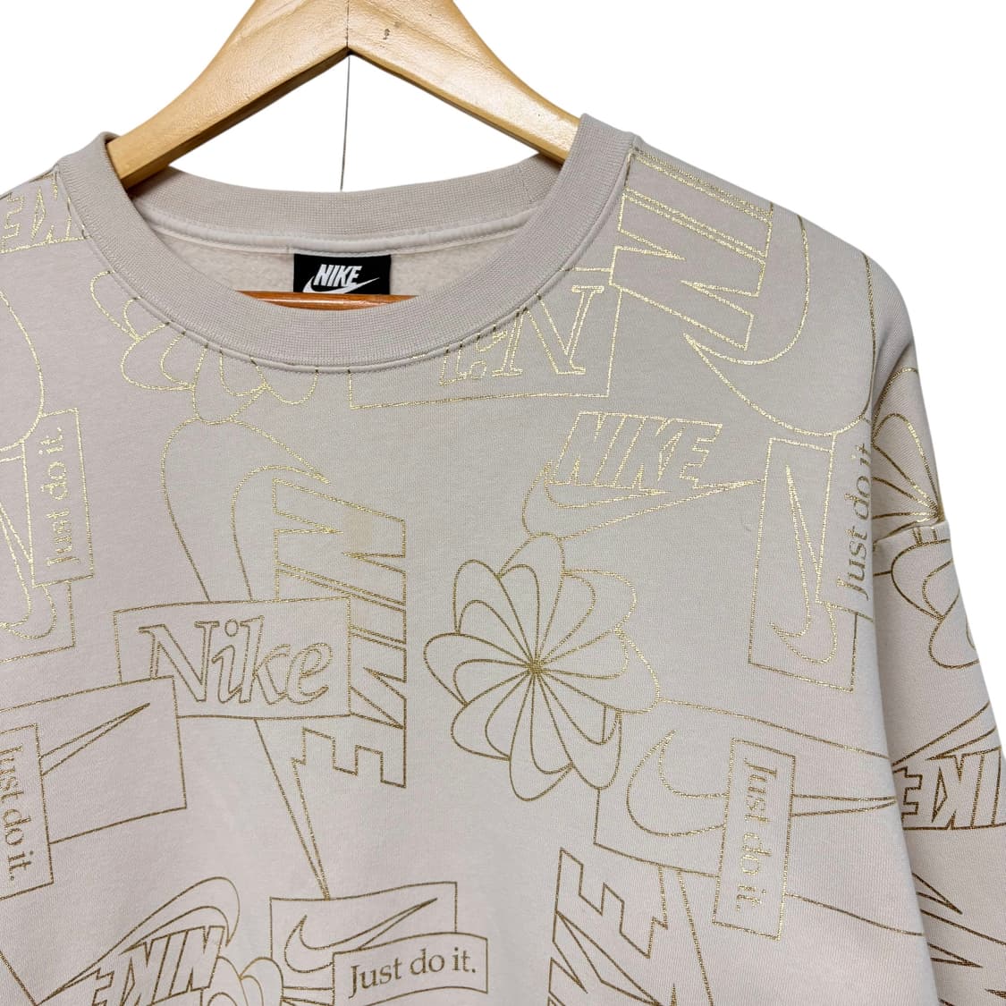 3819 나이키 로고 크롭 맨투맨 상품이미지2