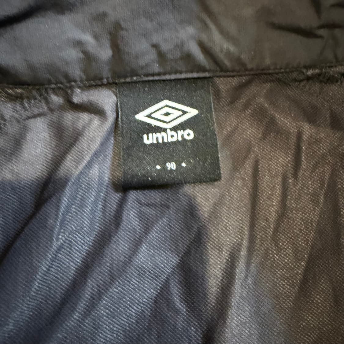 엄브로 컬러블럭 스탠넥 아노락 다크 차콜 상품이미지2