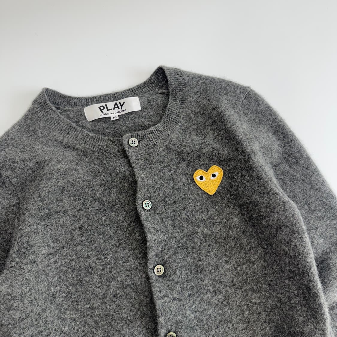 Comme des garcons 꼼데가르송 골드 로고 그레이 가디건 상품이미지4