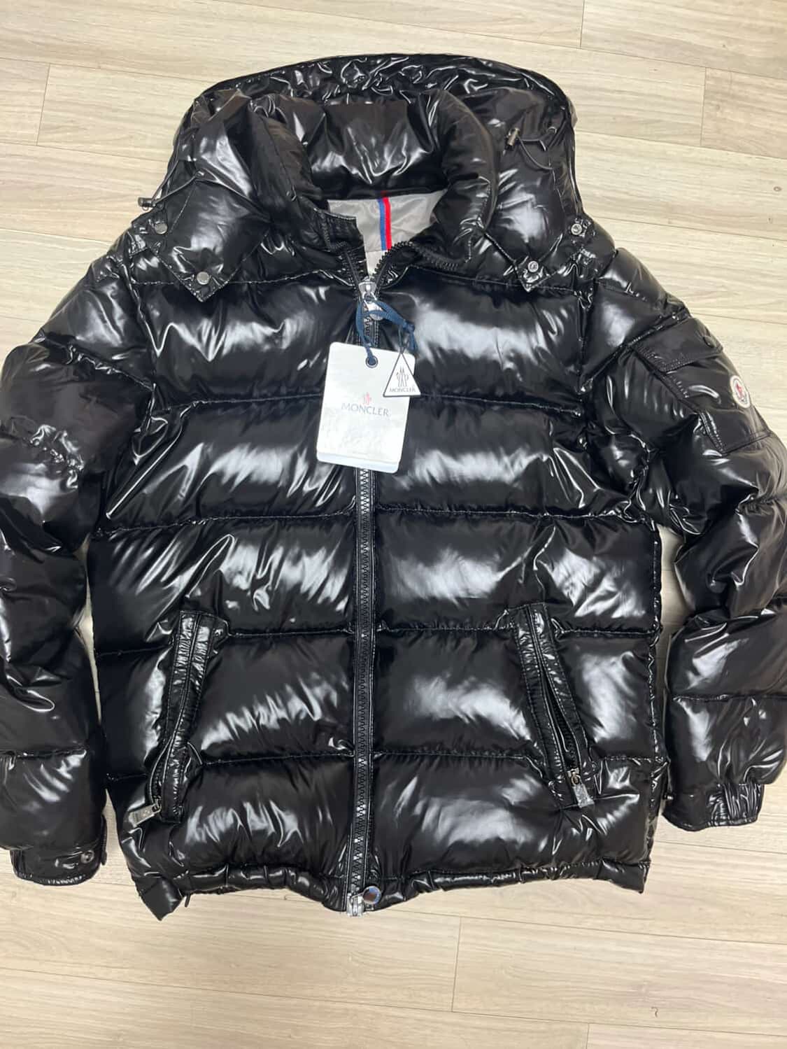 몽클레어 마야 유광 블랙패딩 팝니다 상품이미지1