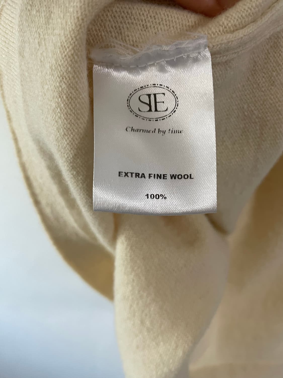 시엔느 울 라운드 크림 니트 새상품 상품이미지9