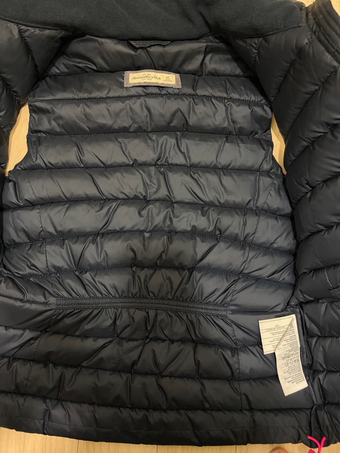 아베크롬비 레어템 크롭 패딩조끼 s 상품이미지3