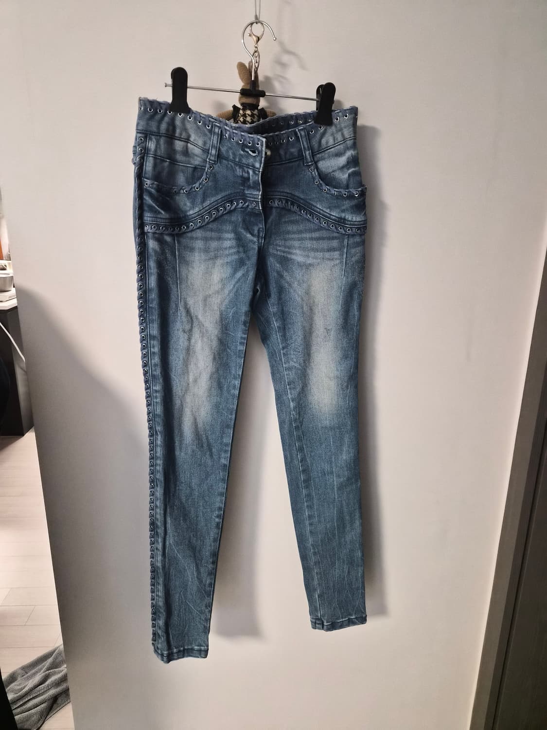 오브제(Obzee) 강진영 디자이너 자수 아일렛 데님 팬츠 상품이미지1