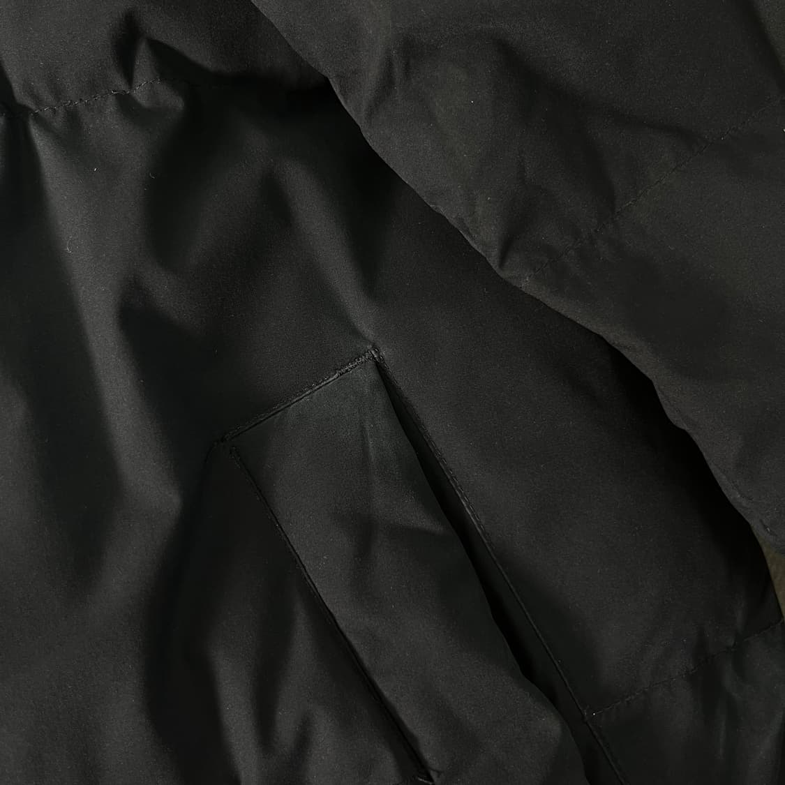 95 노스페이스 화이트라벨 리버턴 온 볼 올블랙 푸퍼 패딩 상품이미지4