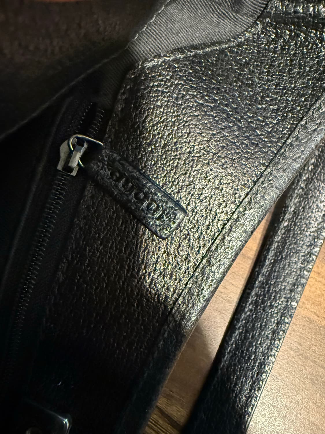 구찌 GG 캔버스 숄더백 블랙 상품이미지4