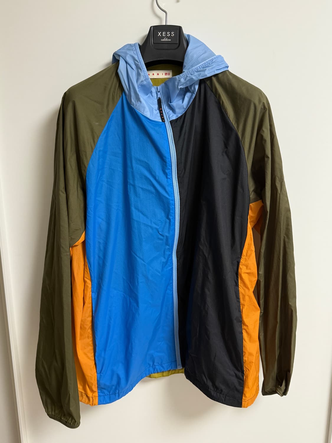 마르니 x유니클로 바람막이 XL SIZE 상품이미지1
