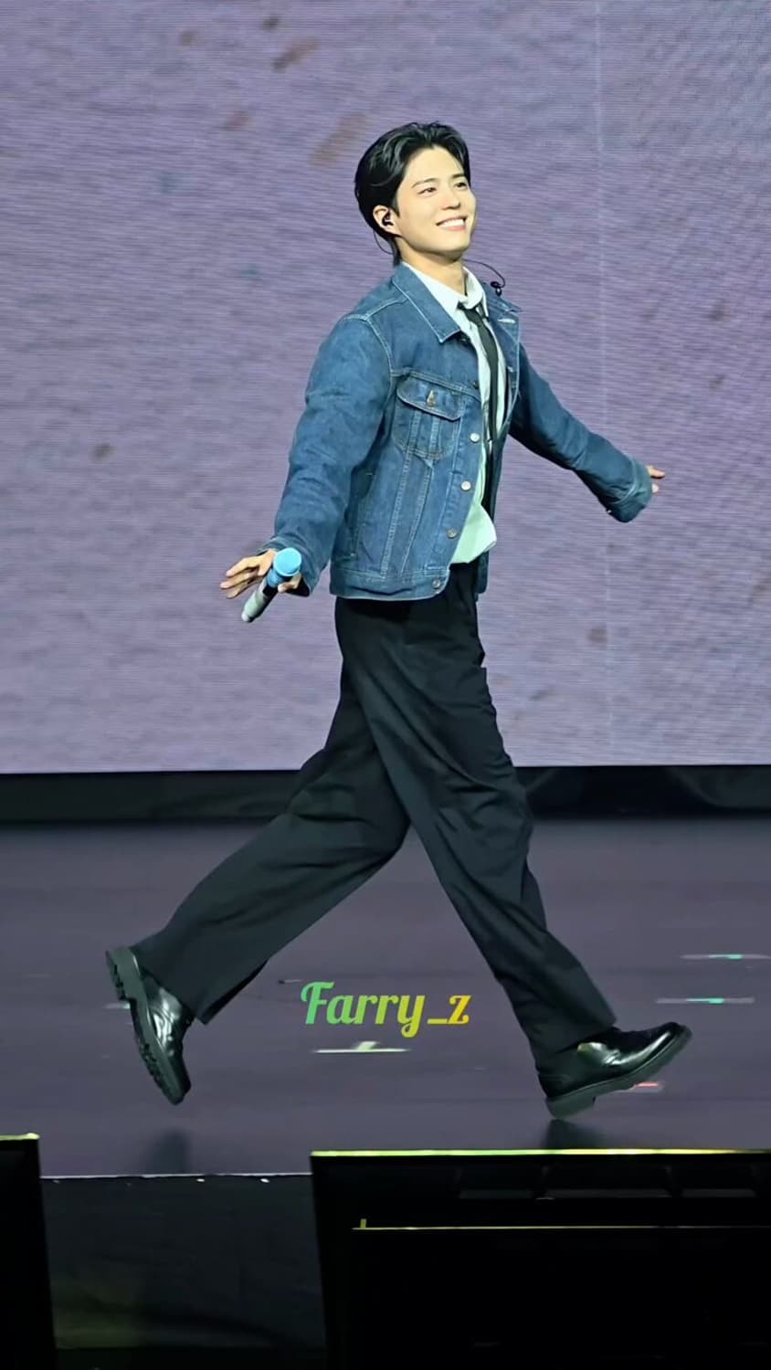 [박보검님 착용] 셀린느 25fw 인디고 워시 데님 자켓 상품이미지2