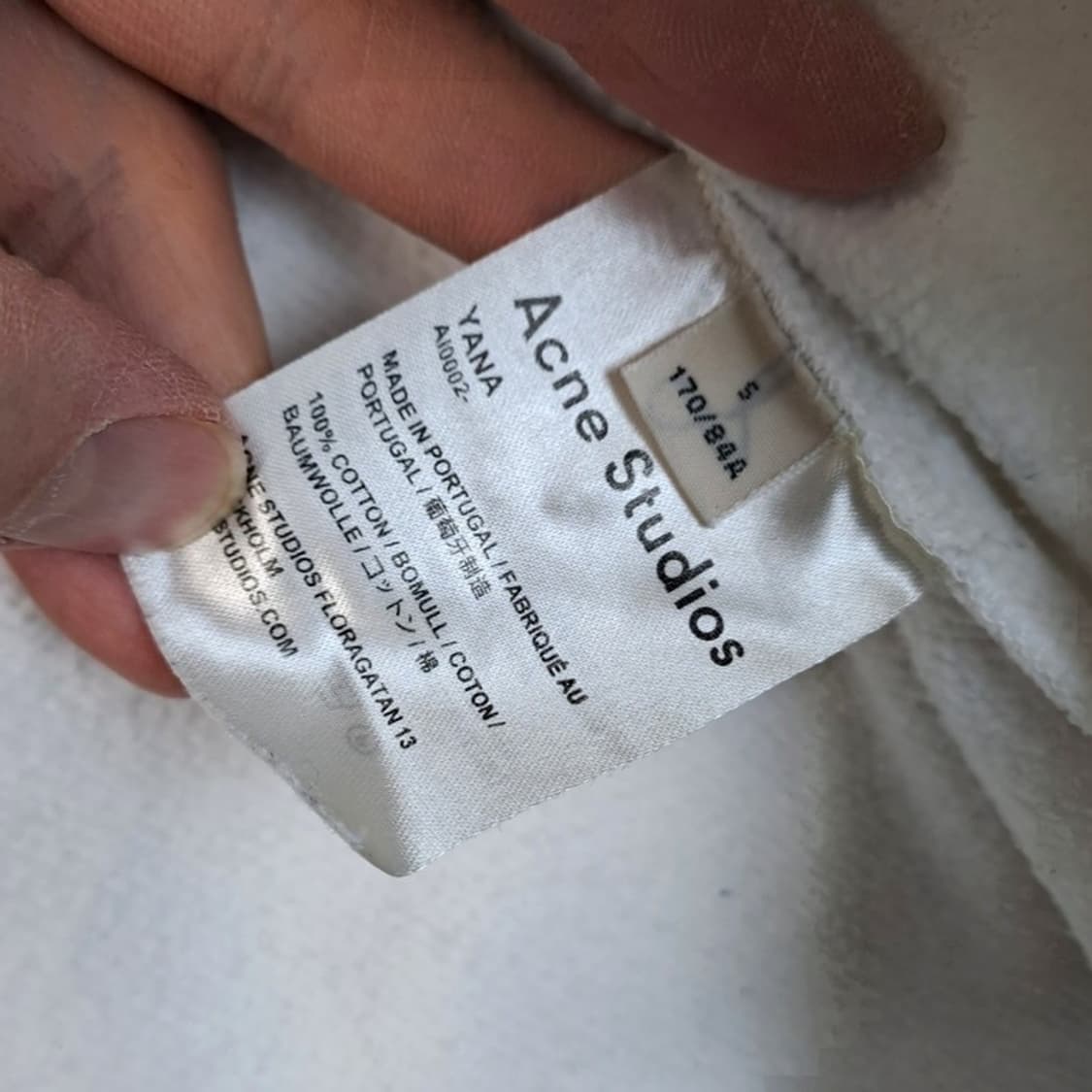 아크네 넥테이핑 맨투맨 상품이미지5