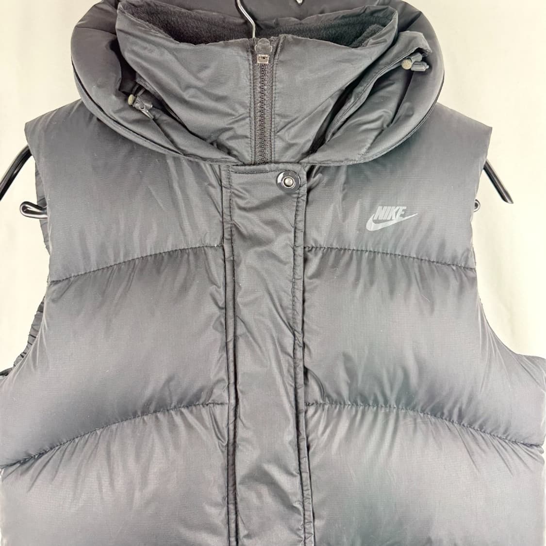 (90) 나이키 NSW 우먼스 550필 올드스쿨 덕다운 패딩조끼 상품이미지3