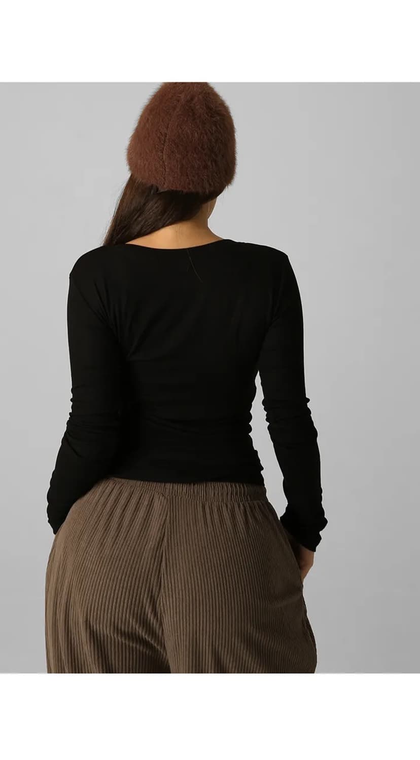 버터랩 25FW 펜던트 브이넥 슬림핏 긴팔 티셔츠 차콜 상품이미지8