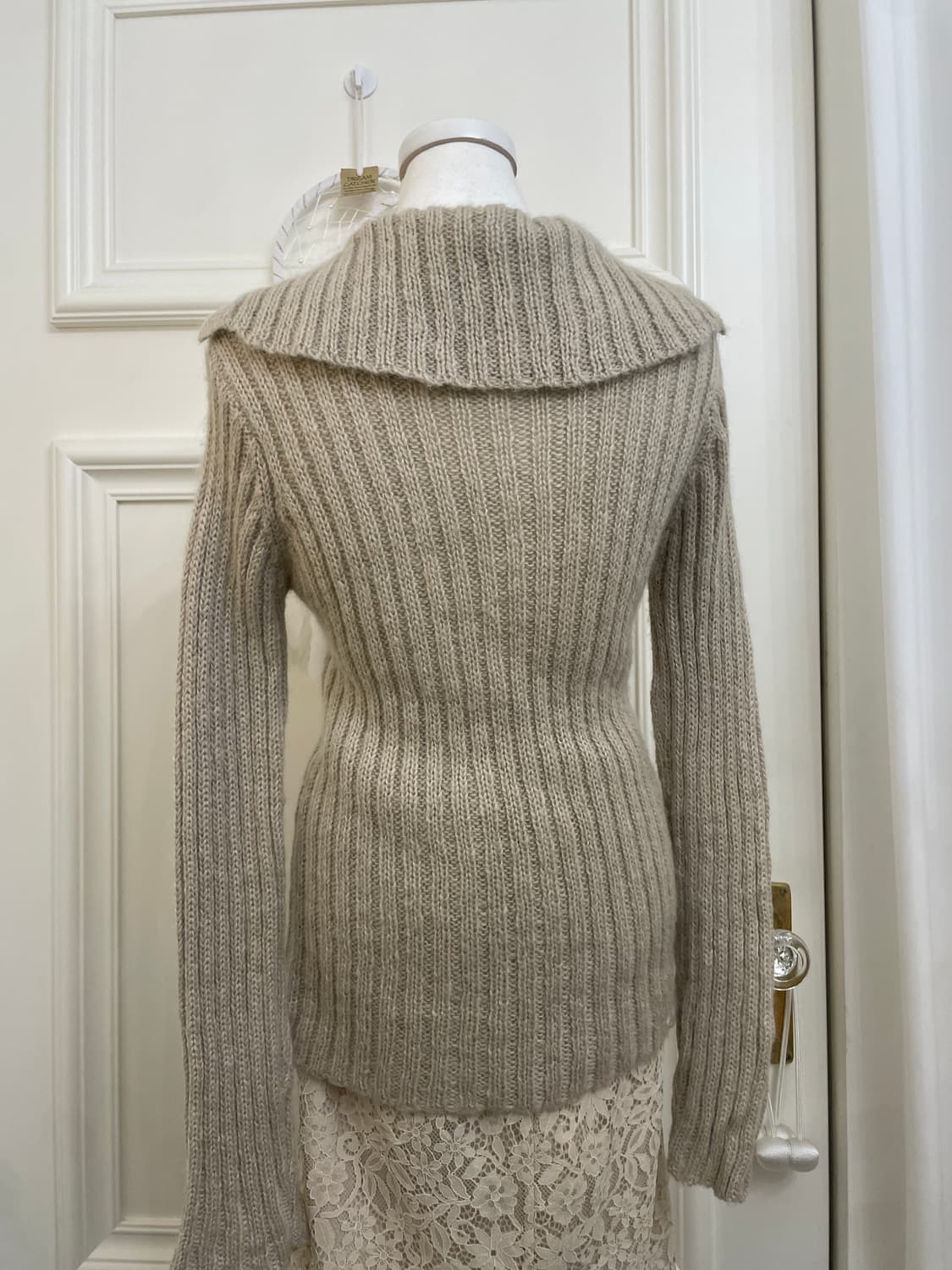 beige button collar warm sweater 상품이미지5