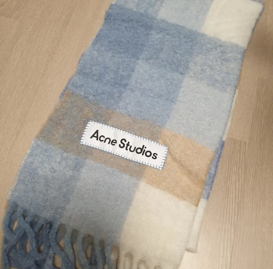 [새상품급] 아크네 스튜디오 모헤어 머플러 파스텔 블루 베이지 상품이미지1