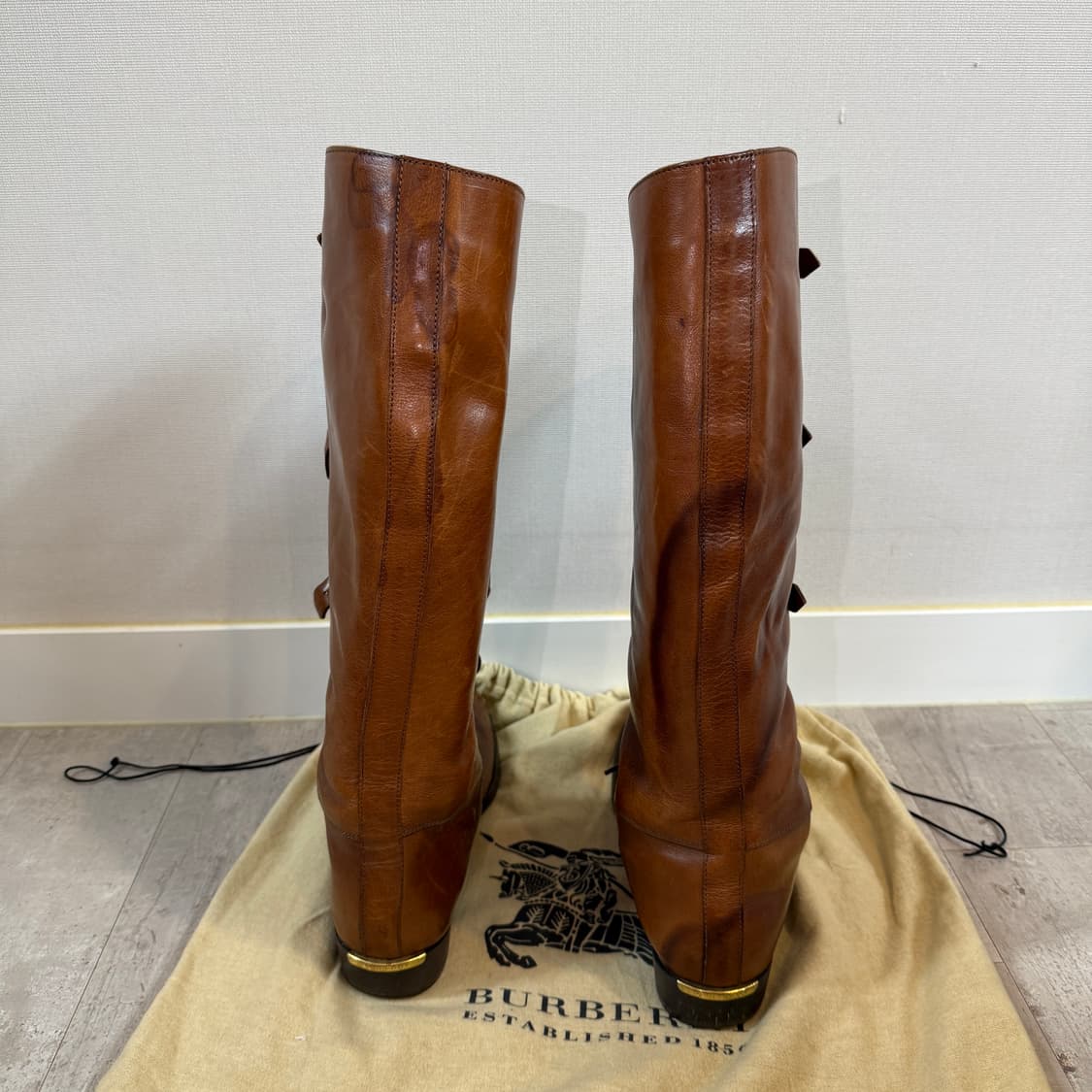 버버리 가죽 부츠 상품이미지3