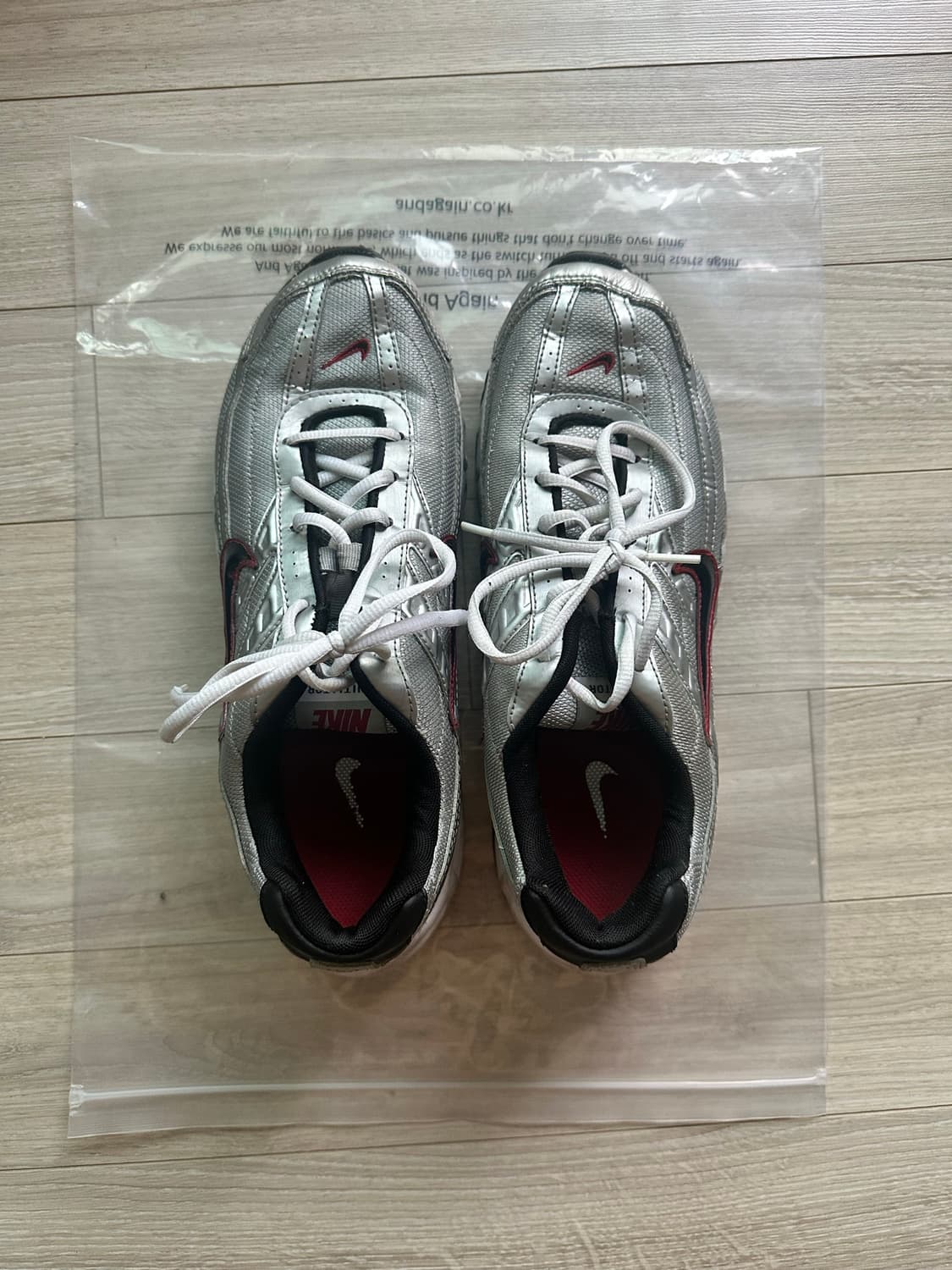 나이키 이니시에이터 메탈릭 실버 블랙 285 상품이미지1
