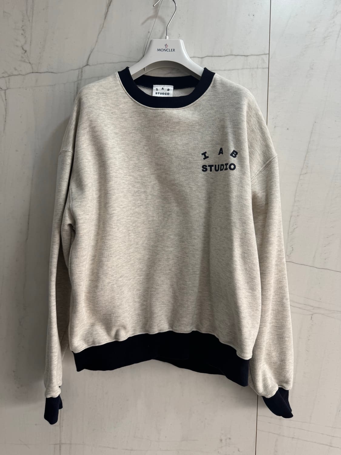 IAB Studio 맨투맨 스웻셔츠 상품이미지1