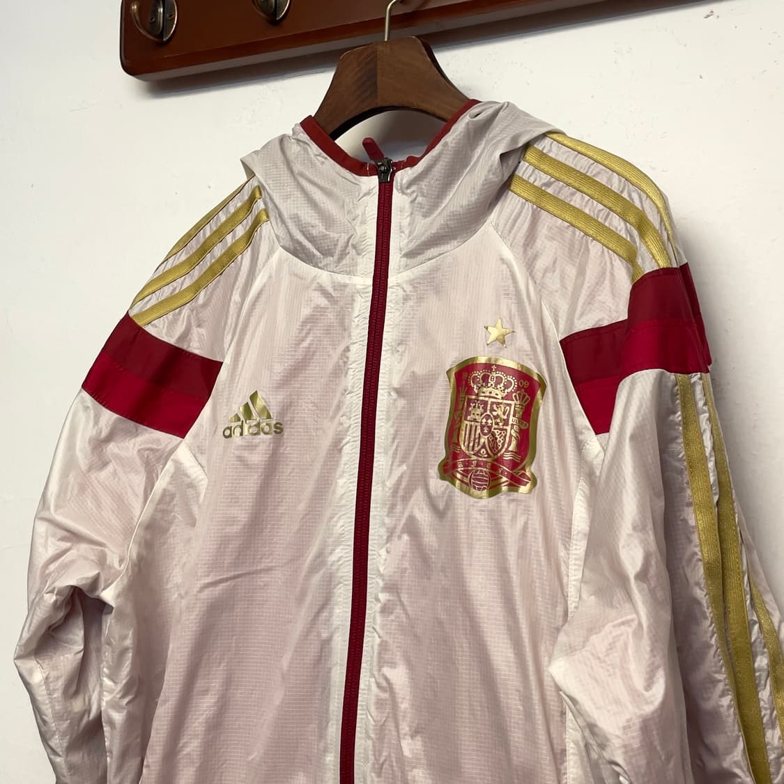아디다스 앤섬 스페인 국대 바람막이 자켓 상품이미지2