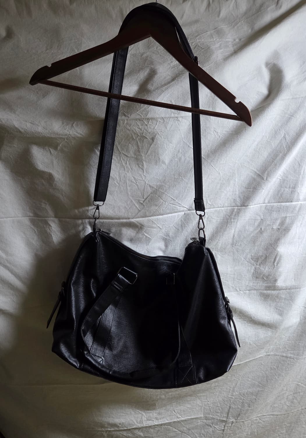 블랙 레더 크로스백 상품이미지1