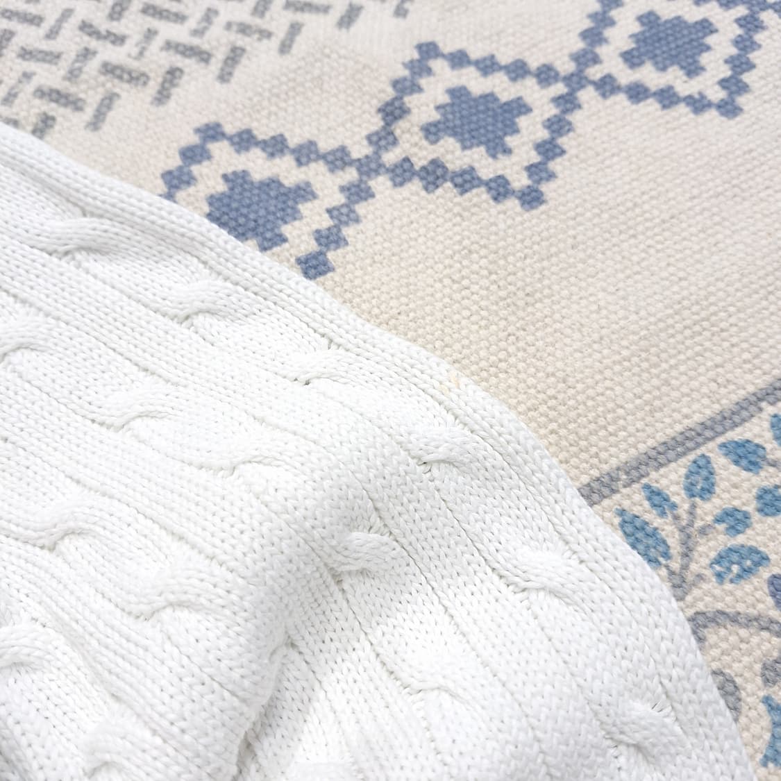 폴로랄프로렌 화이트 네이비포니 케이블 꽈배기 패턴 코튼 라운드넥 니트 상품이미지5