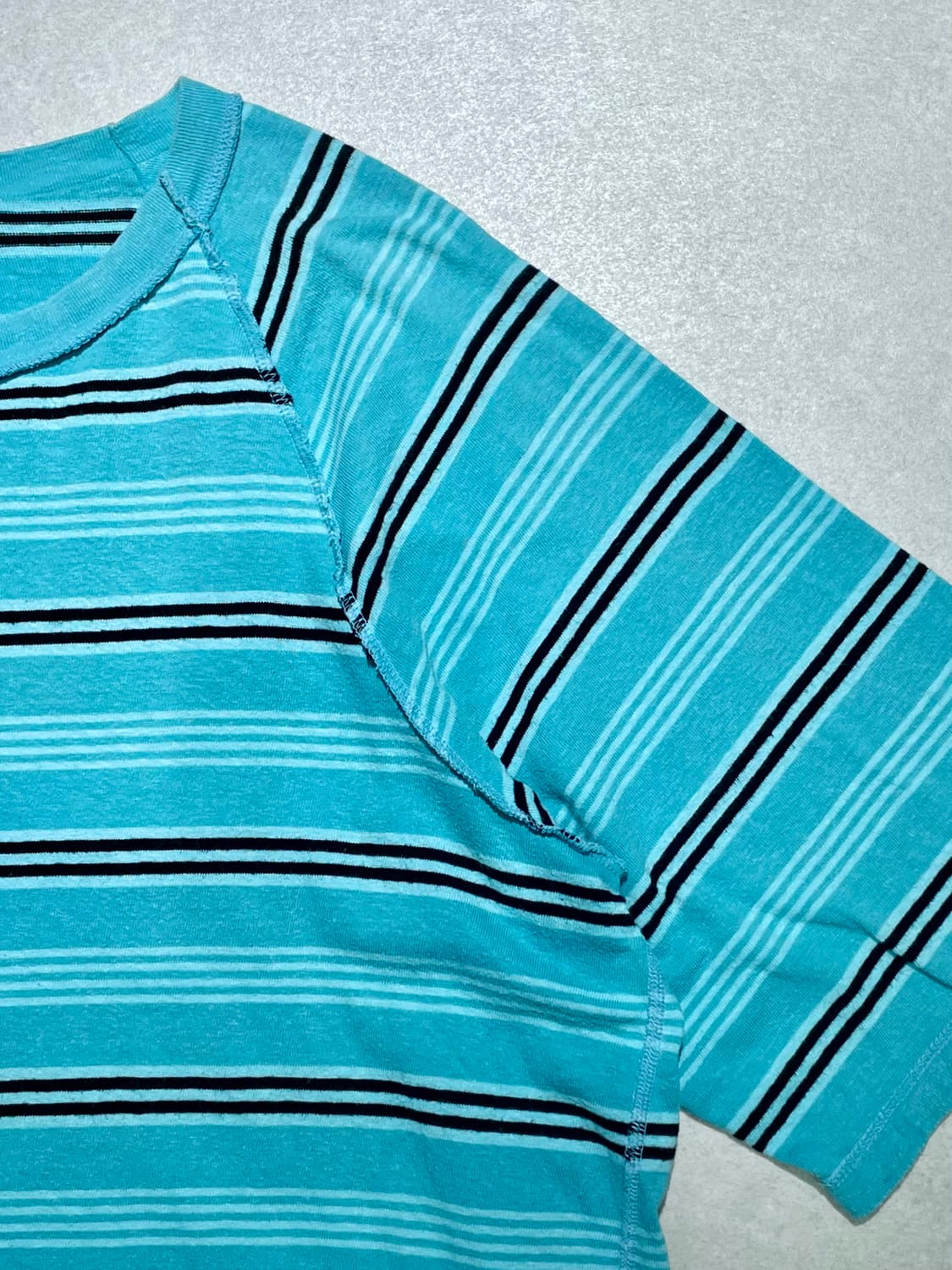 UNUSED 22SS 리버스 보더 래글런 스트라이프 티셔츠 상품이미지3