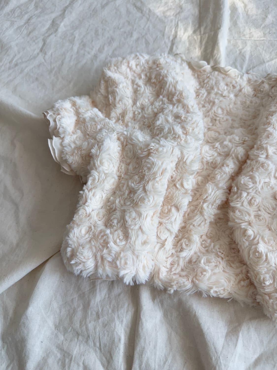 엑시즈팜 라이트베이지 엔틱 페어리 크롭 퍼 볼레로 상품이미지6