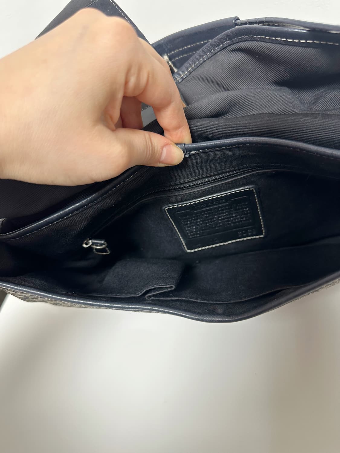 코치 시그니처 버클 레더 호보백 숄더백 상품이미지4