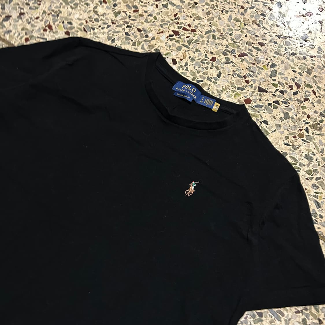 폴로(POLO RalphLauren)자수 로고 블랙 반팔티 상품이미지2