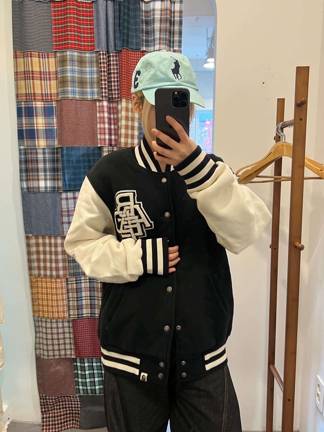 베이프 블랙 베이스볼 자켓 상품이미지1