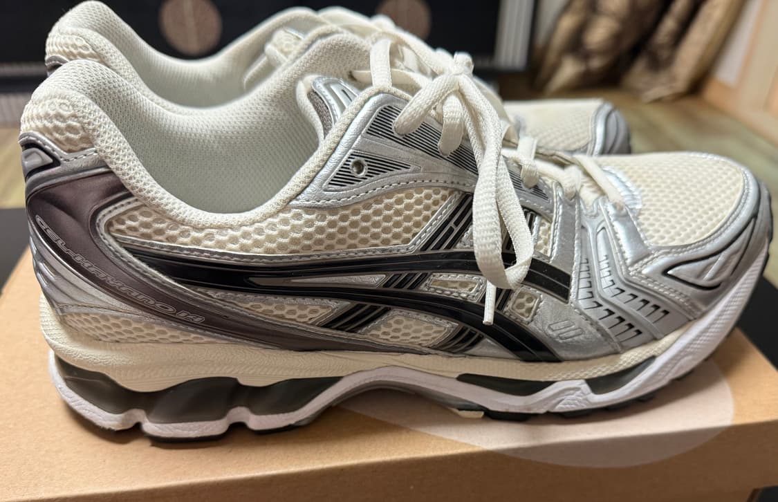 아식스 젤카야노14 크림블랙 275사이즈 상품이미지3