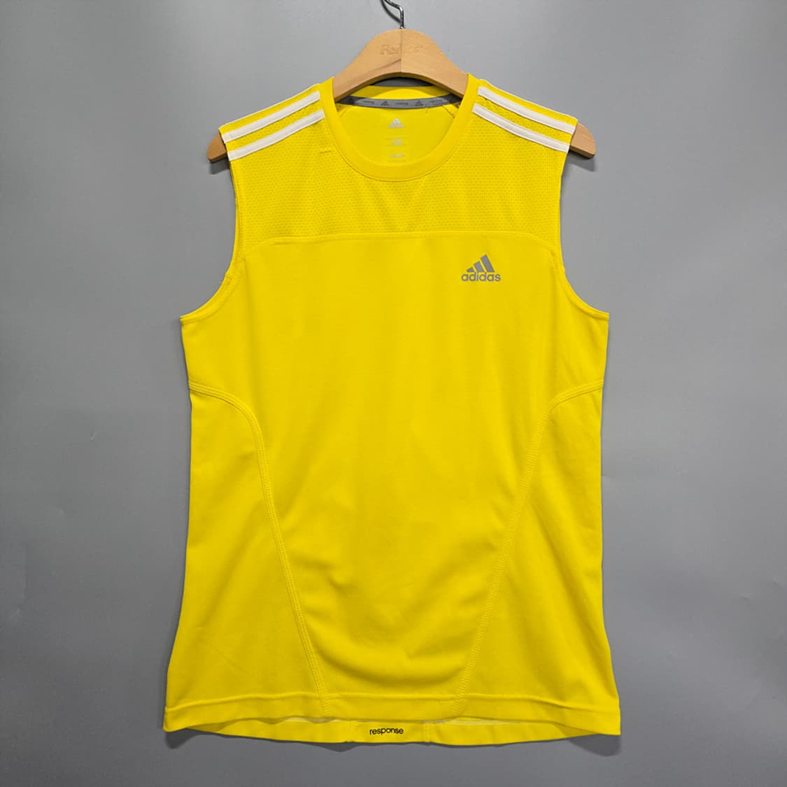 아디다스(ADIDAS) 옐로우 로고 나시 티셔츠 100 상품이미지1