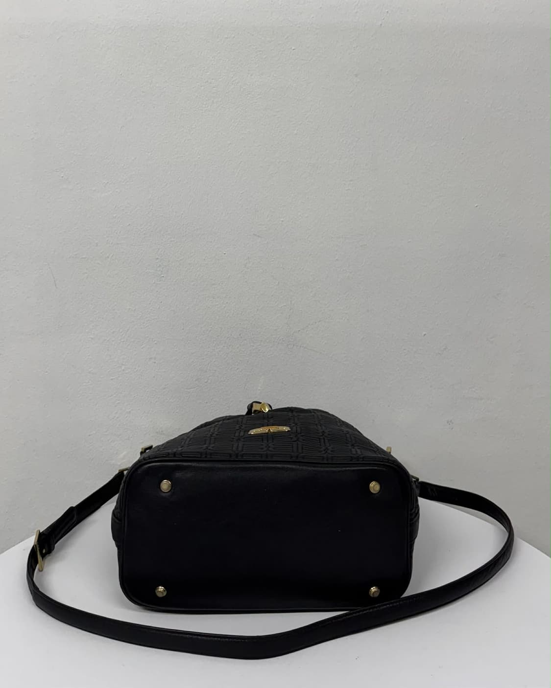 발렌시아가 BB 모노그램 버킷 복조리 크로스 백 상품이미지5