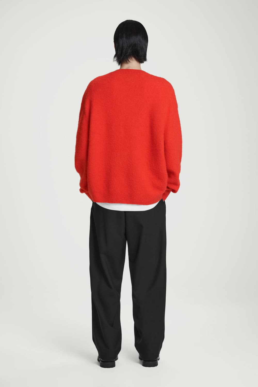 COS 브러쉬드 울 크루넥 스웨터  상품이미지4