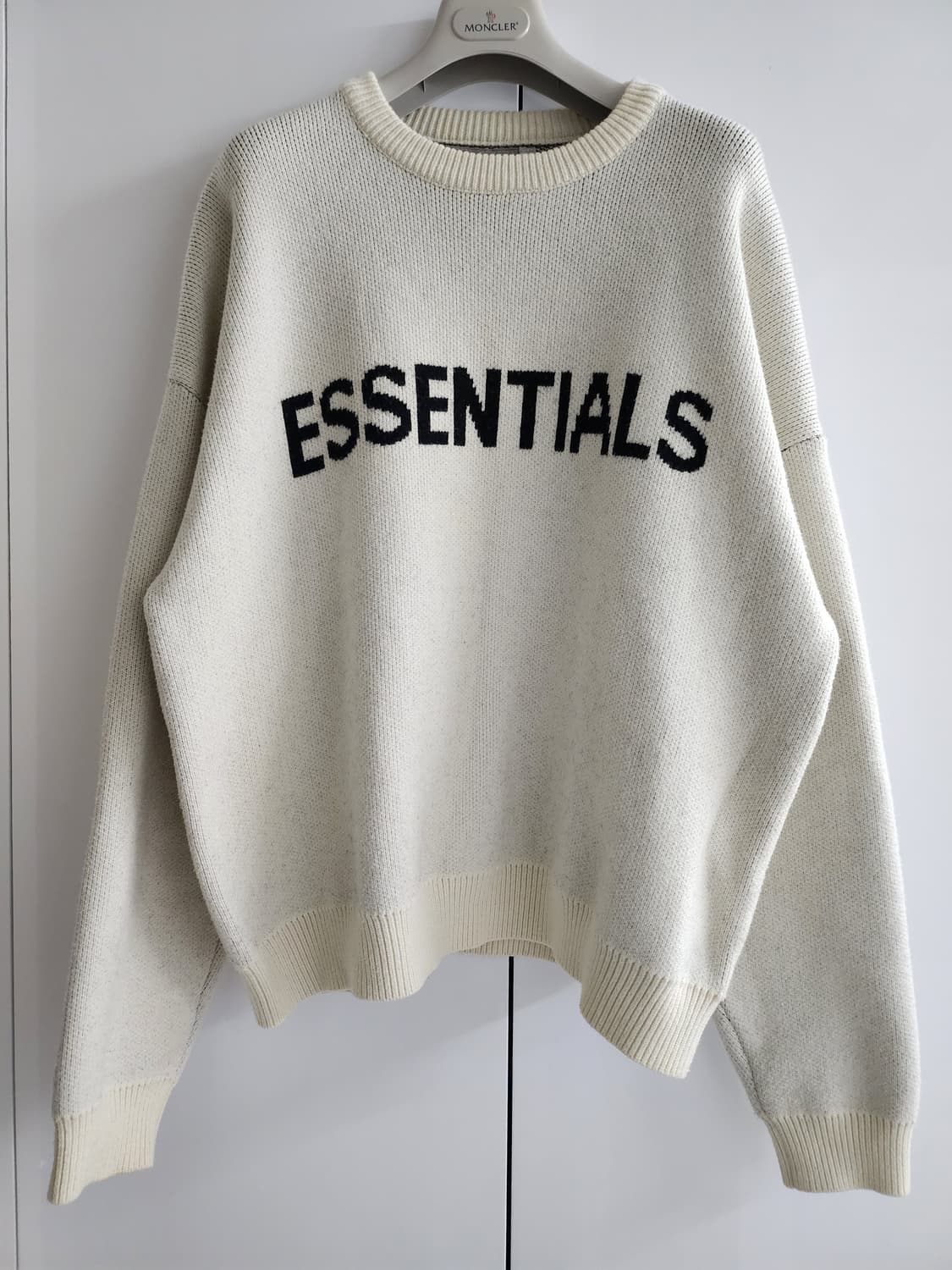 에센셜  니트 상품이미지1