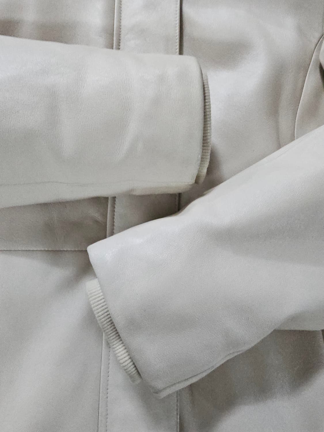 셀렙샵  아이보리 후드 양가죽 롱 구스패딩 코트  55 상품이미지7