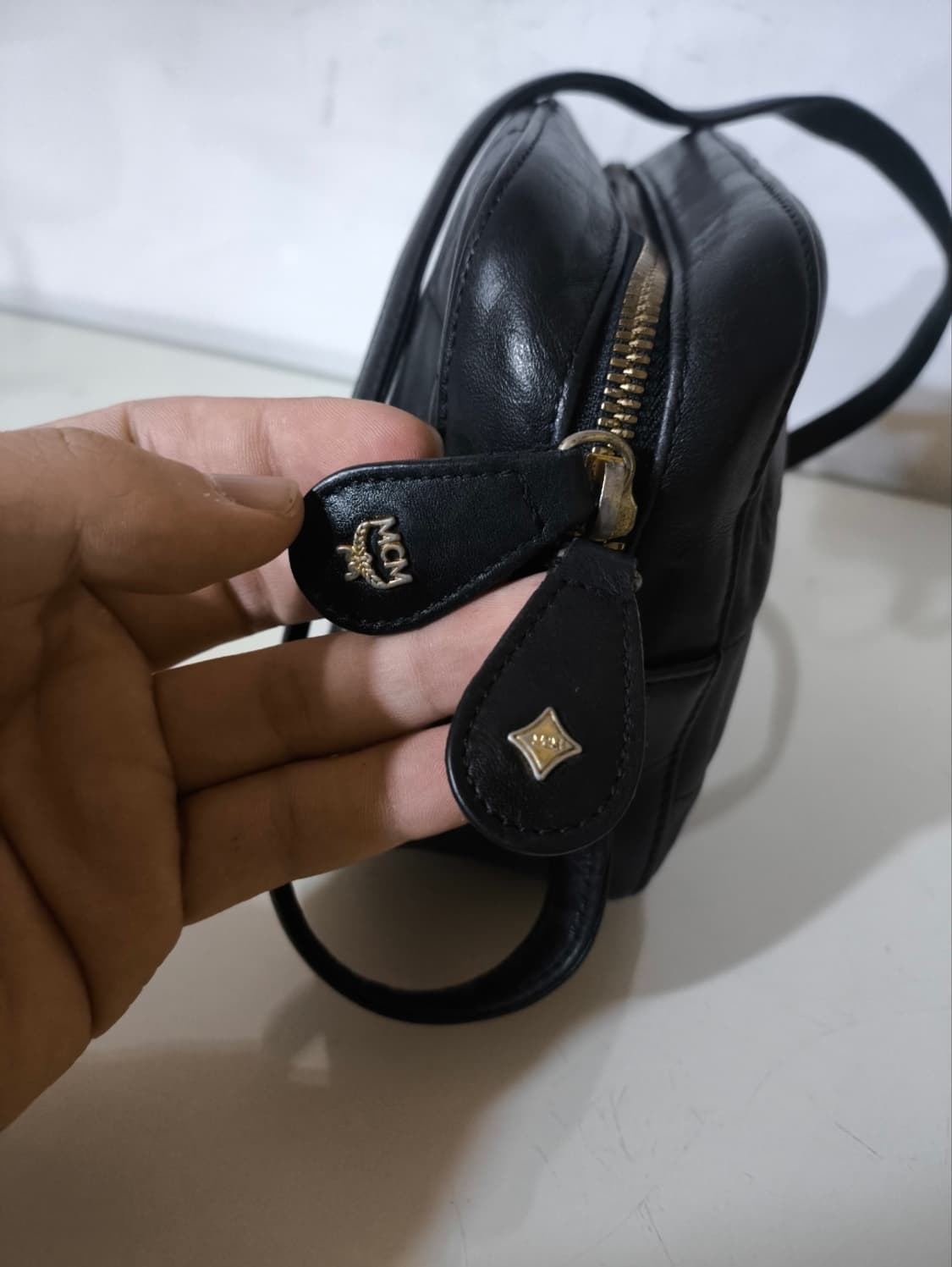 엠씨엠 미니 크로스백 상품이미지5