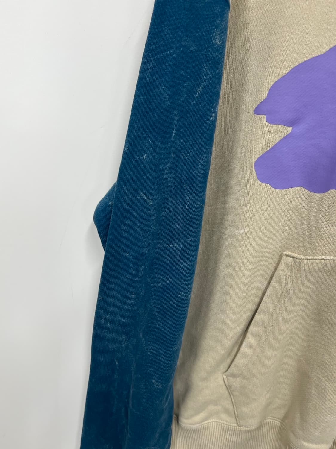 푸마 퍽스앤미니 P.A.M 워싱 프린팅 풀오버 후드티 상품이미지4