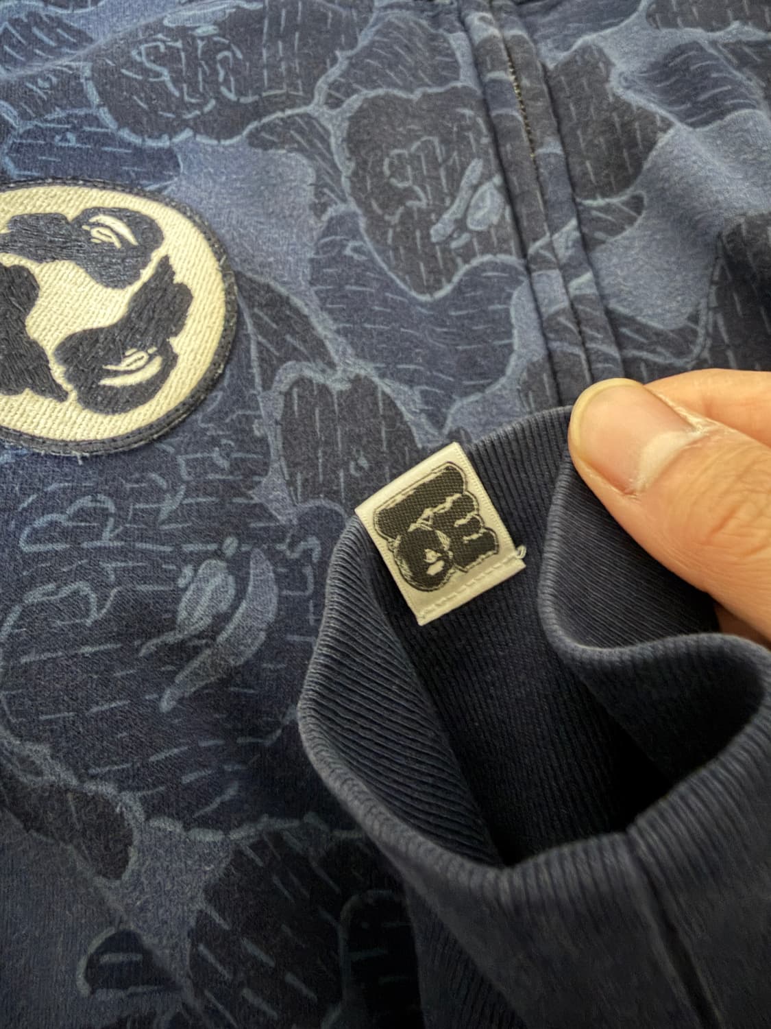 베이프 샤크 후드집업 상품이미지3